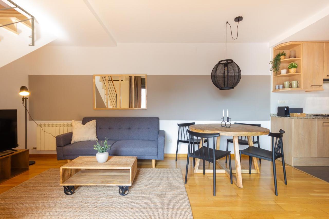 Apartmán Elegante Duplex En Terrassa, Barcelona Exteriér fotografie