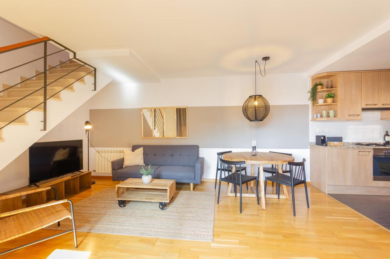 Apartmán Elegante Duplex En Terrassa, Barcelona Exteriér fotografie