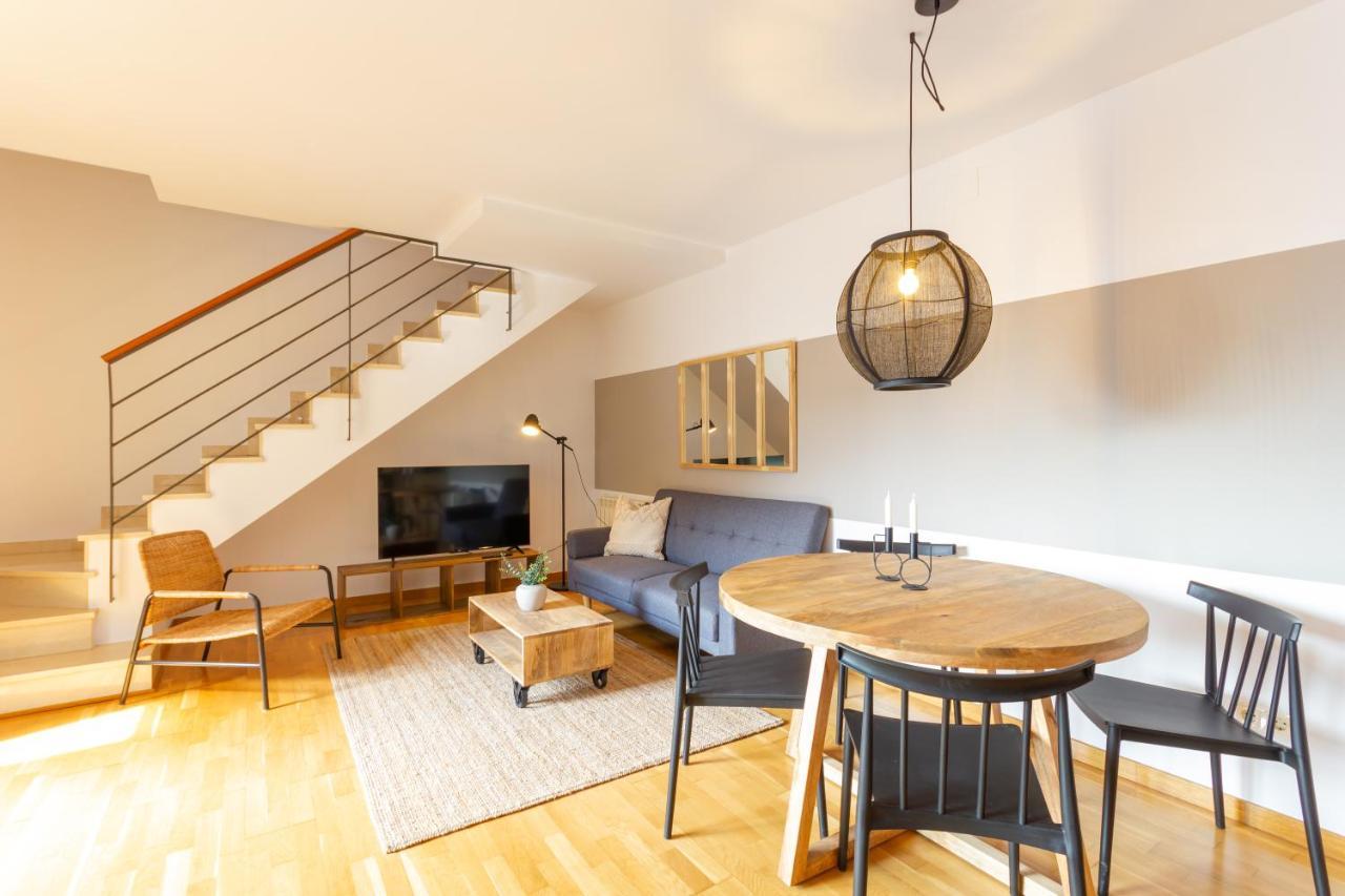 Apartmán Elegante Duplex En Terrassa, Barcelona Exteriér fotografie